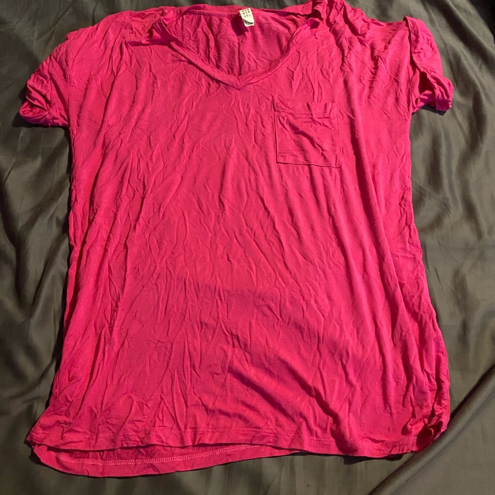Pink pocket tee